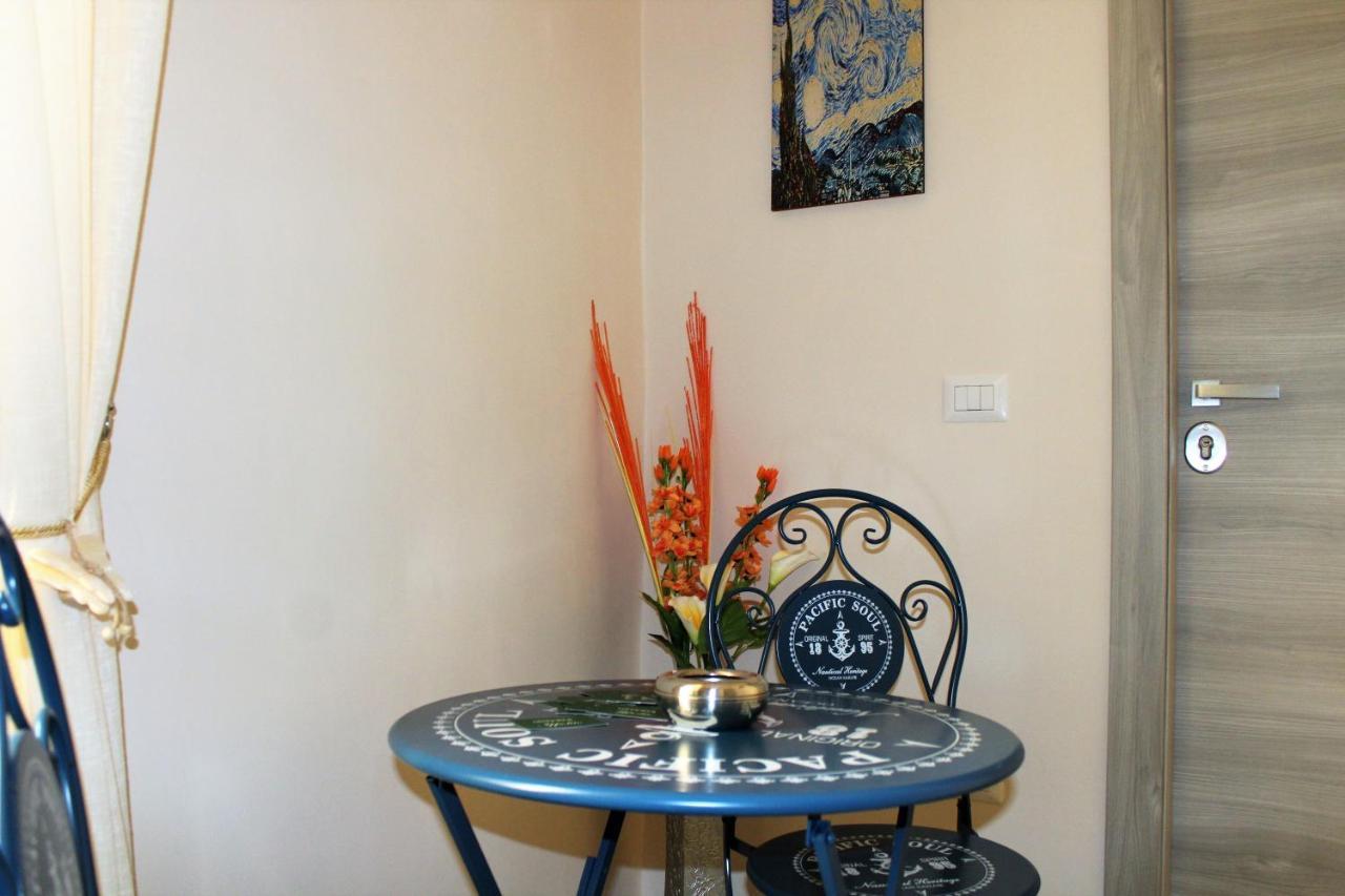 Essenza Di Napoli Bed & Breakfast Luaran gambar